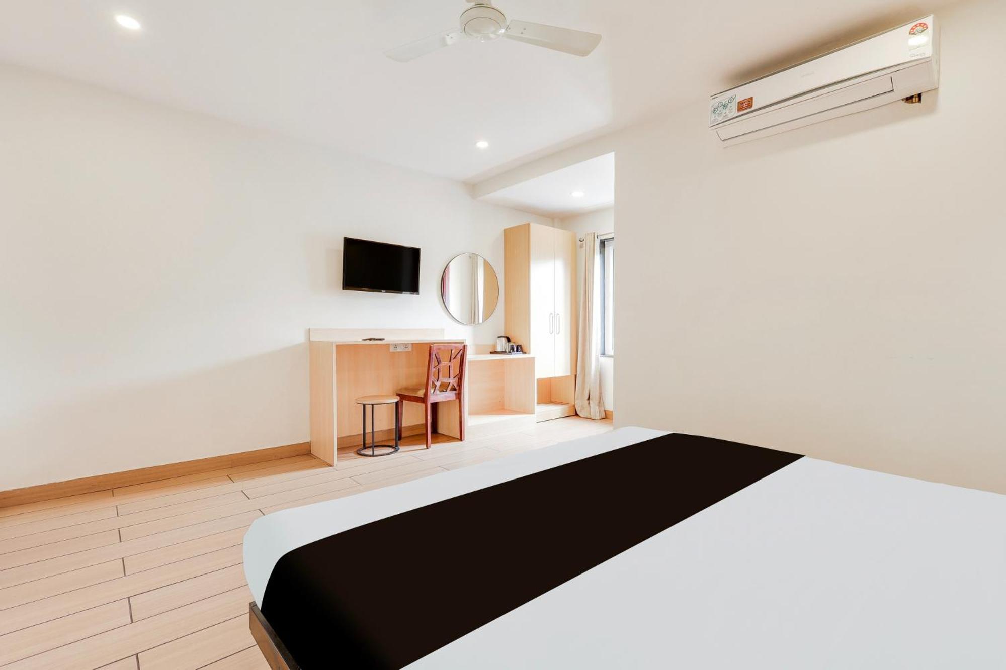 Super Townhouse Visakhapatnam Hotel Exterior foto