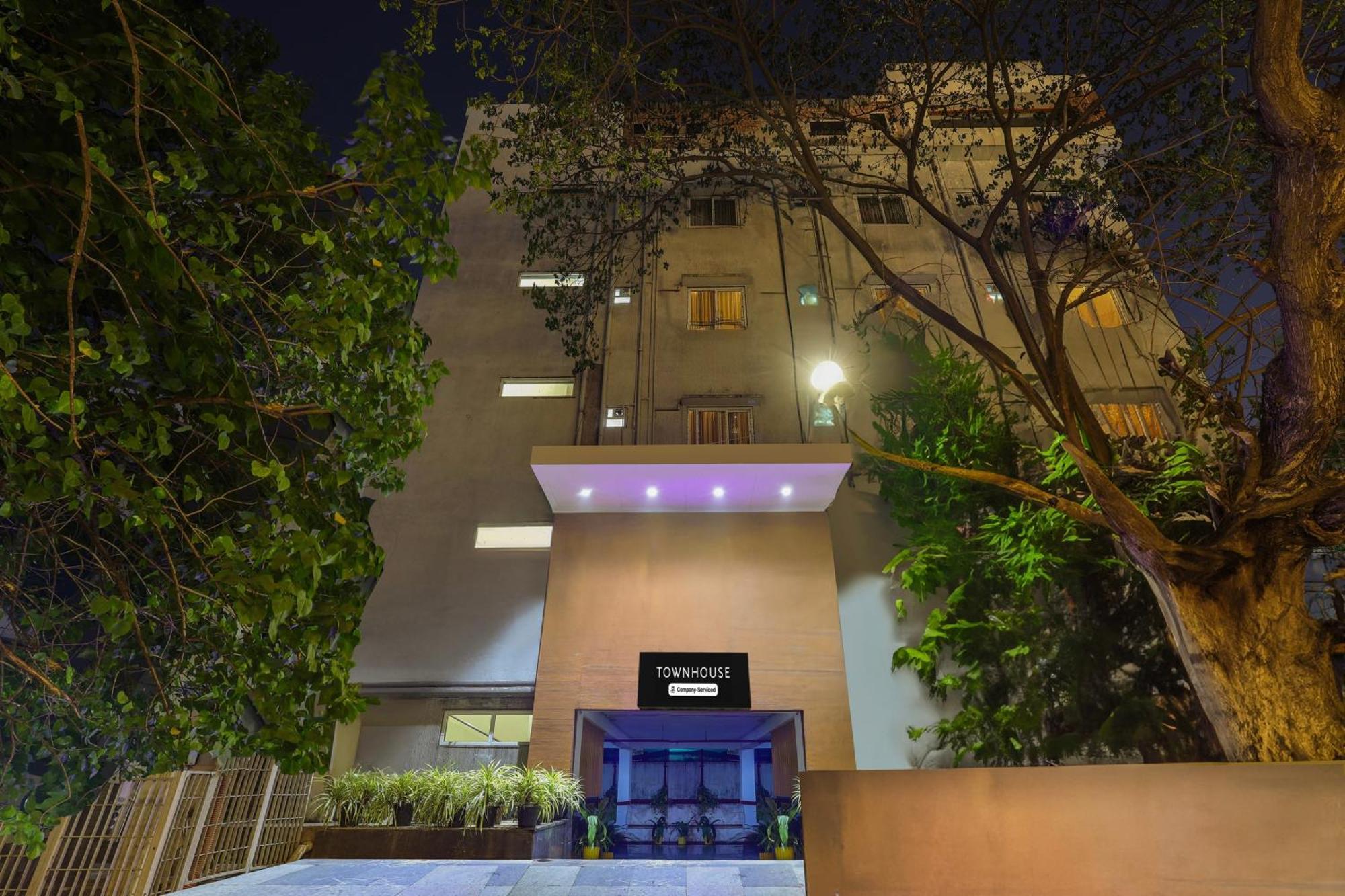 Super Townhouse Visakhapatnam Hotel Exterior foto