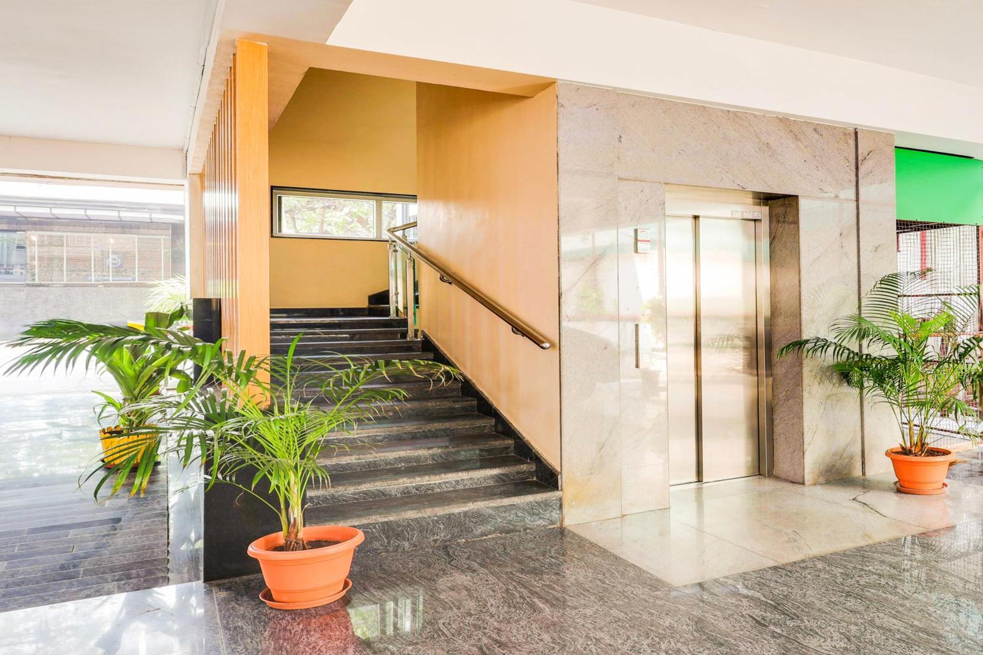 Super Townhouse Visakhapatnam Hotel Exterior foto